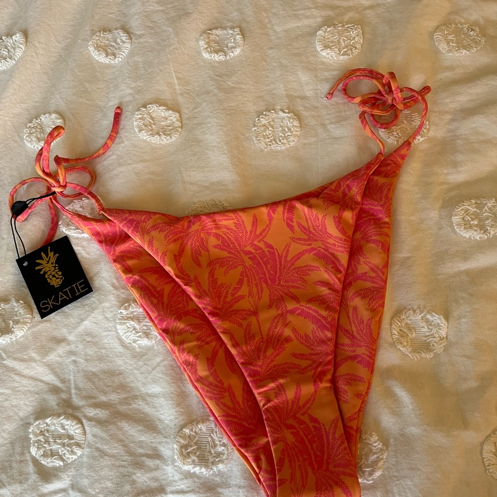 Skatie Vera Bottoms in Boca